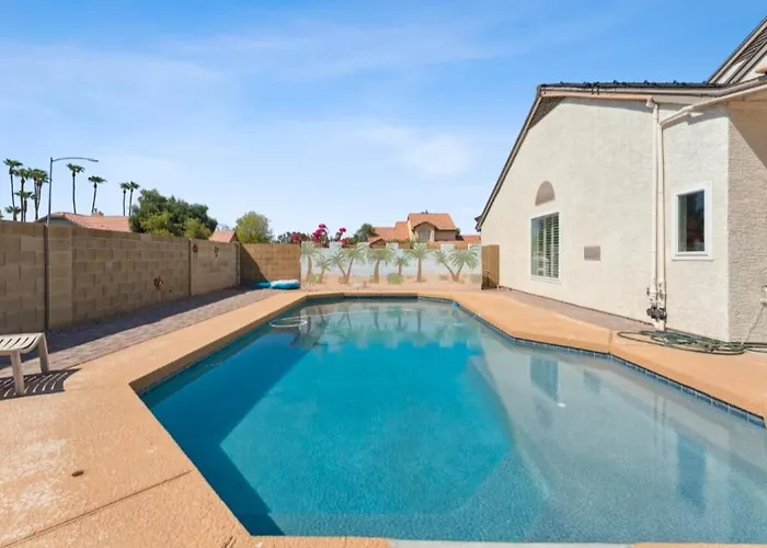 Luxury In Phoenix For 16 Guests & Pool * Peoria