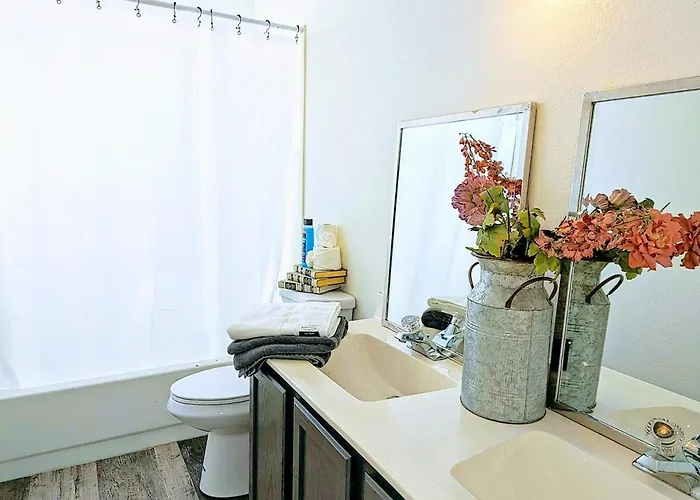 Luxury In Phoenix For 16 Guests & Pool * Peoria