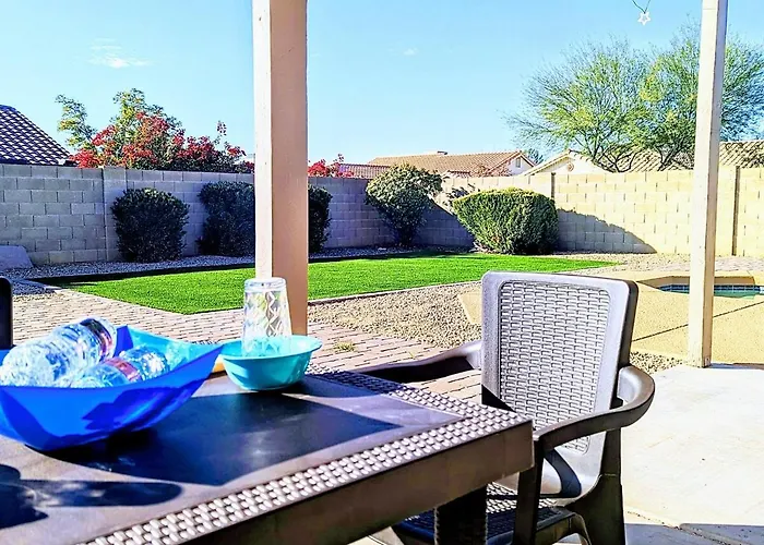 Luxury In Phoenix For 16 Guests & Pool *