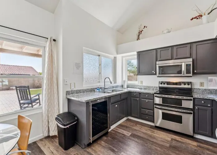 Luxury In Phoenix For 16 Guests & Pool Holiday home Peoria
