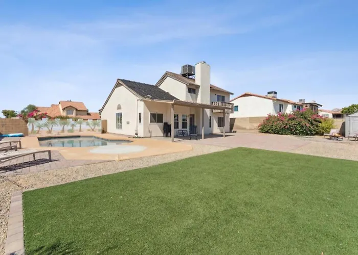 Luxury In Phoenix For 16 Guests & Pool *