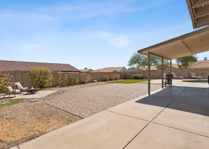 Luxury In Phoenix For 16 Guests & Pool