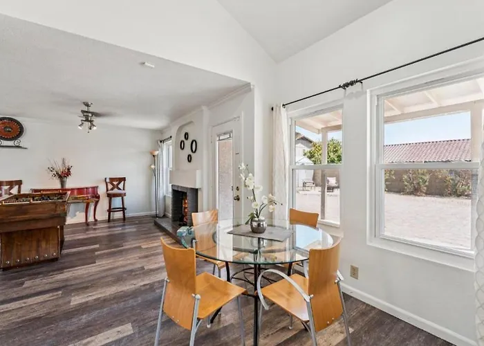 Luxury In Phoenix For 16 Guests & Pool Holiday home