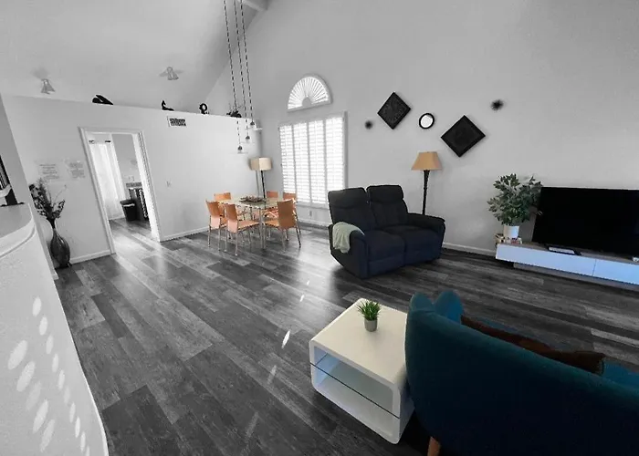 Luxury In Phoenix For 16 Guests & Pool Holiday home *