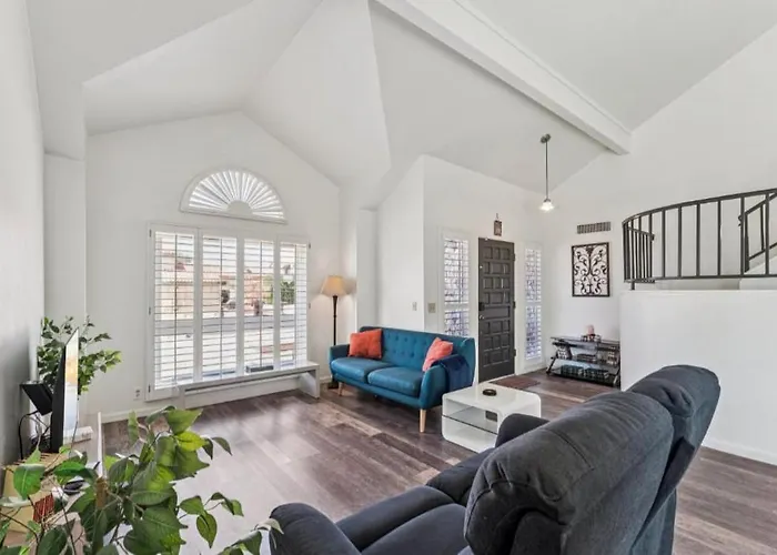 Luxury In Phoenix For 16 Guests & Pool Holiday home